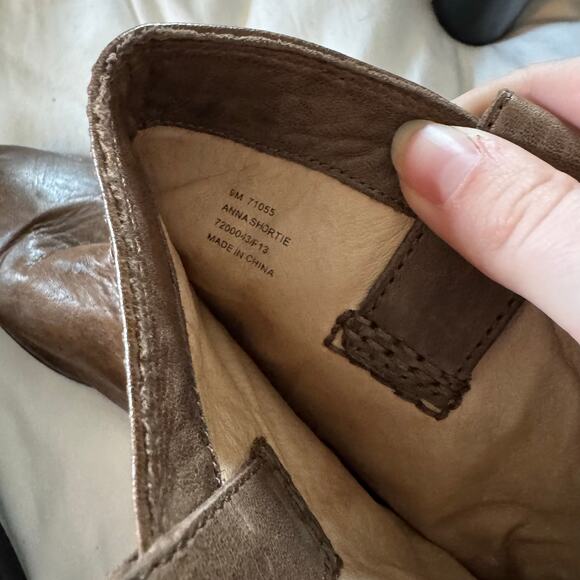 FRYE Anna Leather Shortie Bootie Flat Size 9M Casual comfort mid calf western - Picture 6 of 6